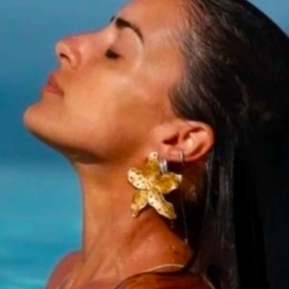 Zara gold STARFISH EARRINGS lightweight Nwt